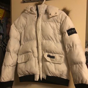 White Rocawear bubble jacket